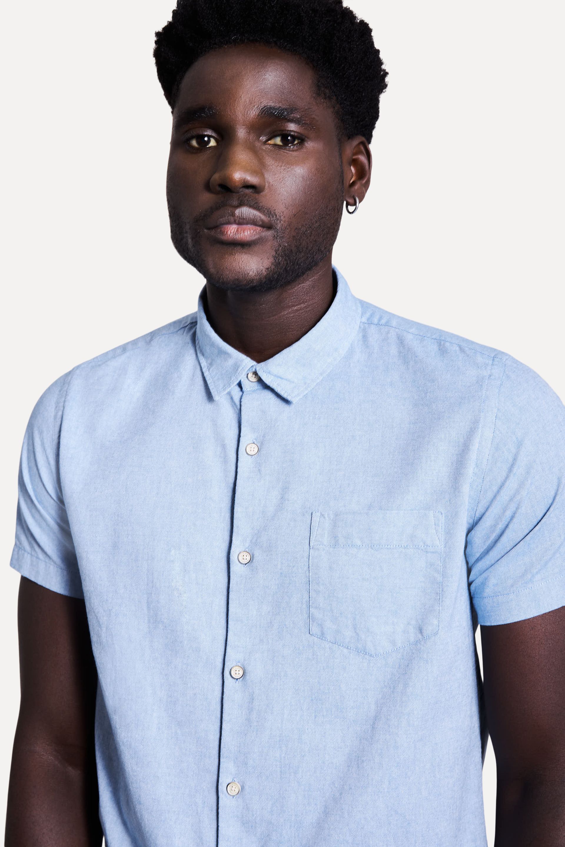 Camisa Oxford Masculina Manga Curta com Bolso