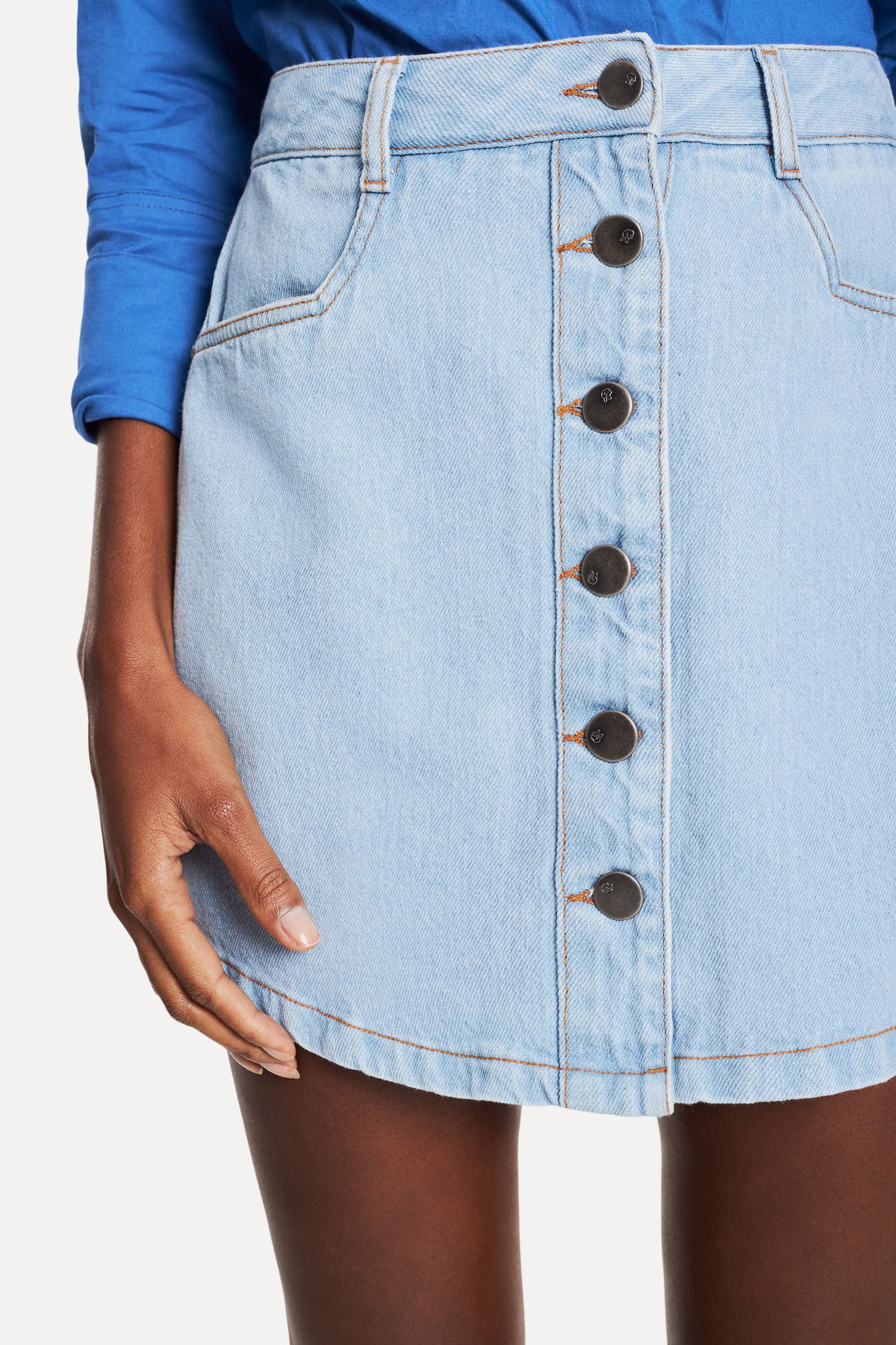 Saia Jeans Curta Feminina Amanhã com Botões Frontal