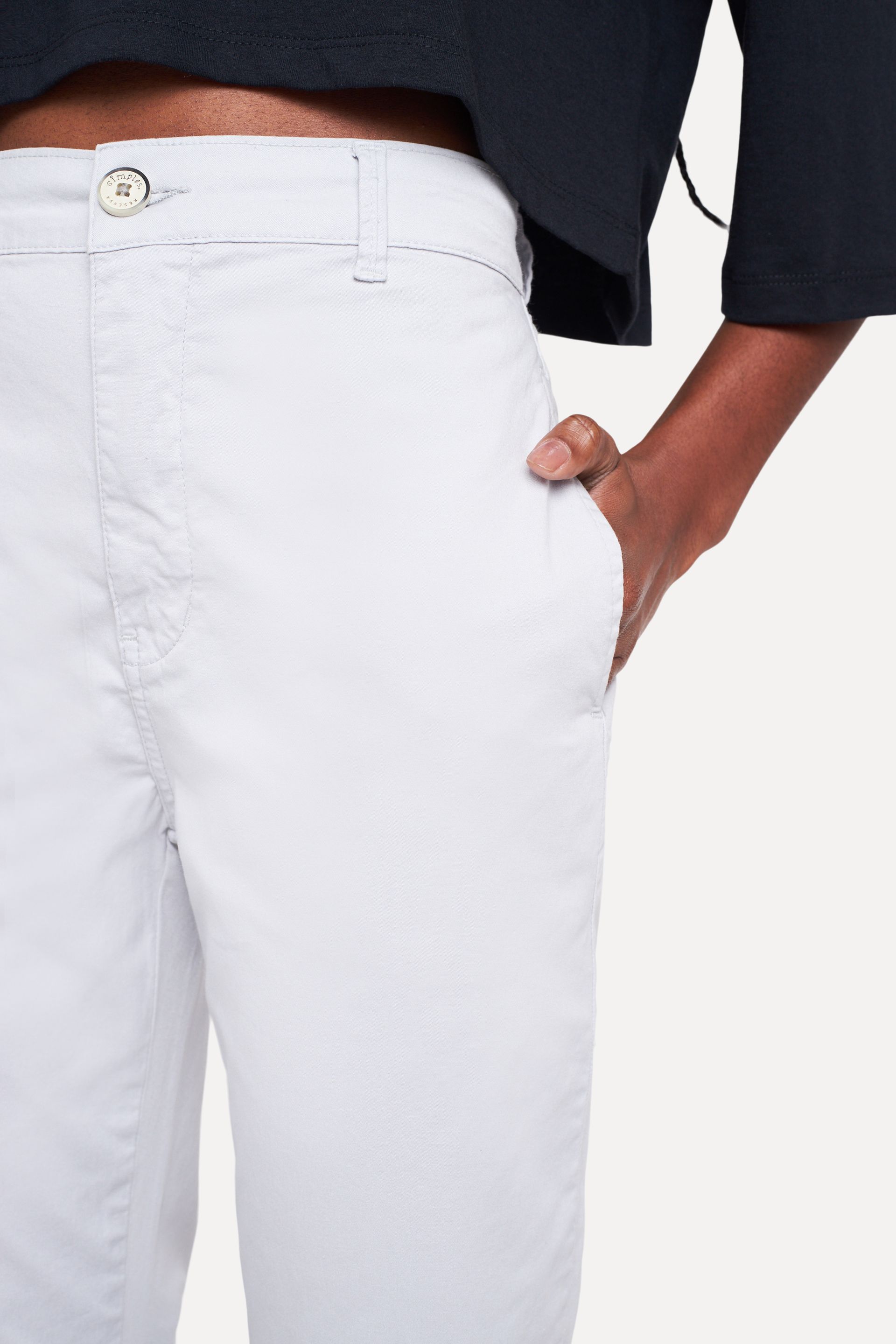 Calça Chino Reta Feminina Simples de Sarja