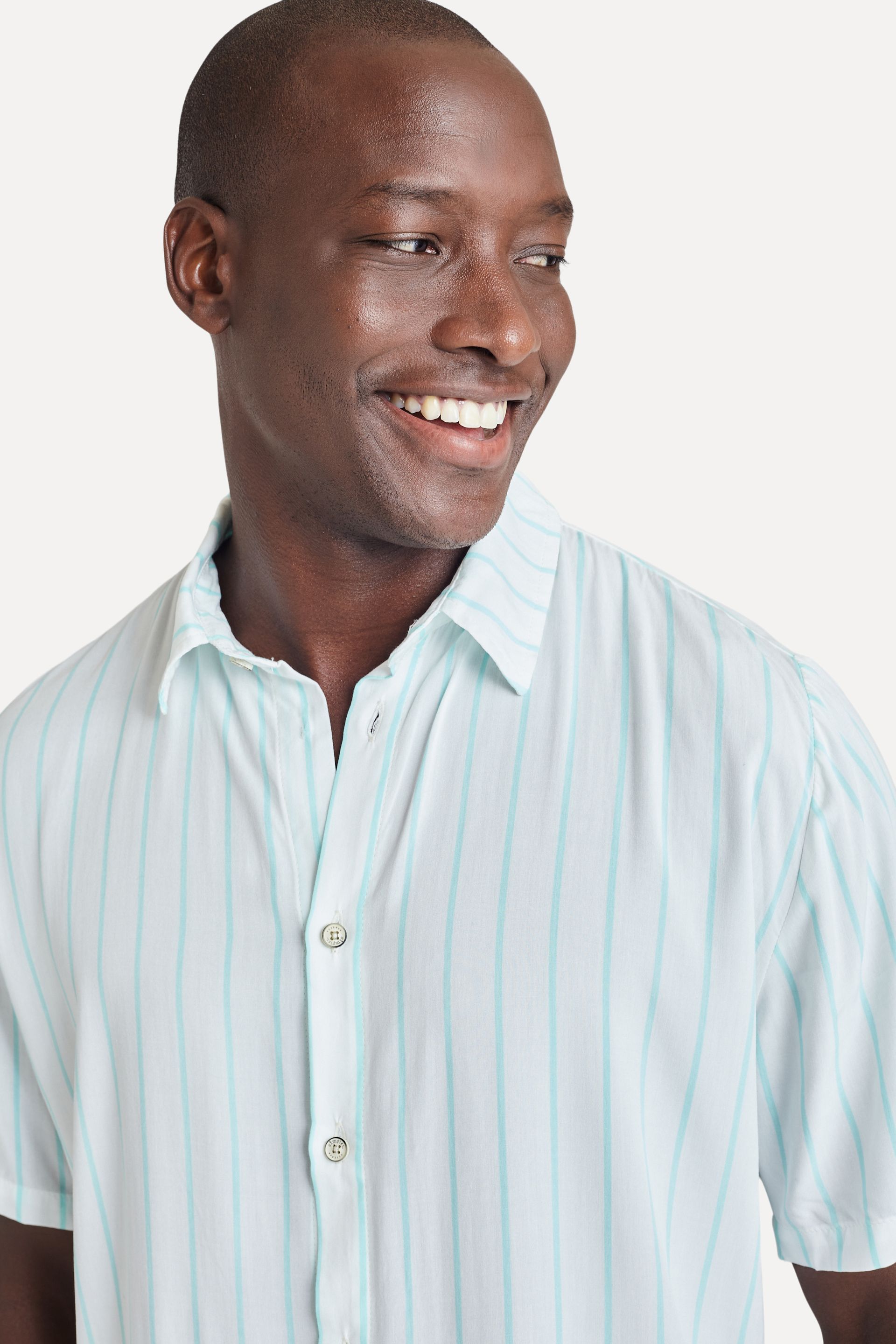 Camisa Listrada Masculina de Manga Curta