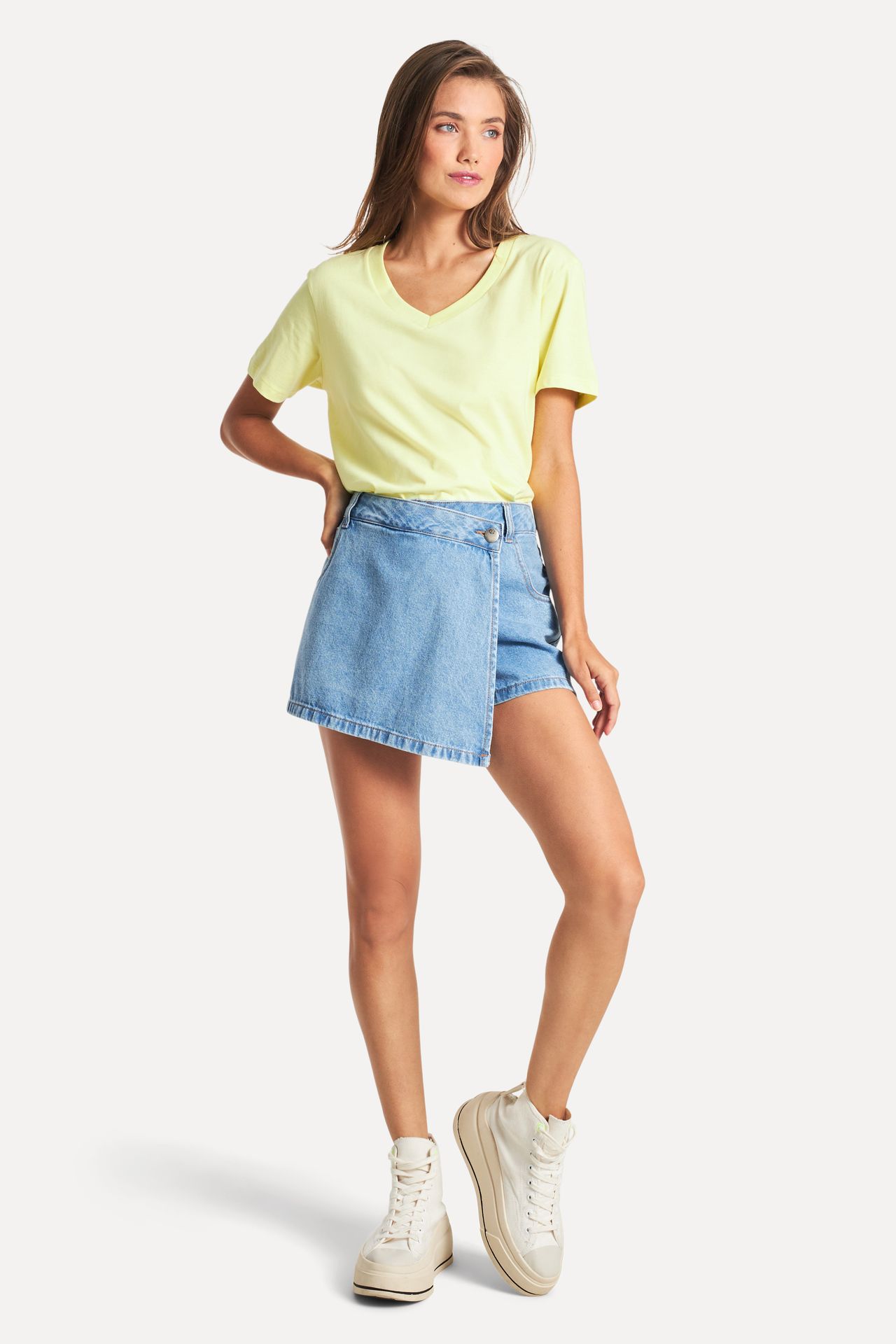 Camiseta Básica Feminina Simples Manga Curta Decote V