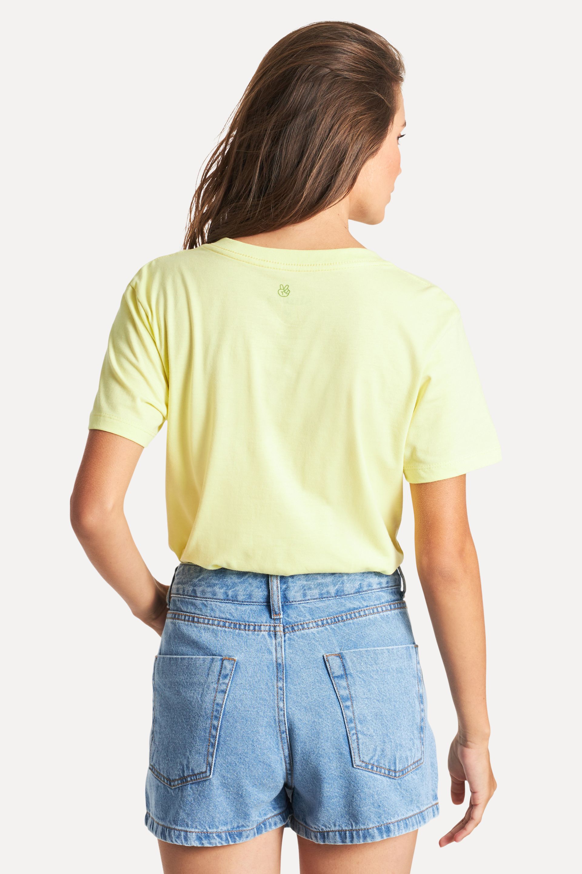 Camiseta Básica Feminina Simples Manga Curta Decote V