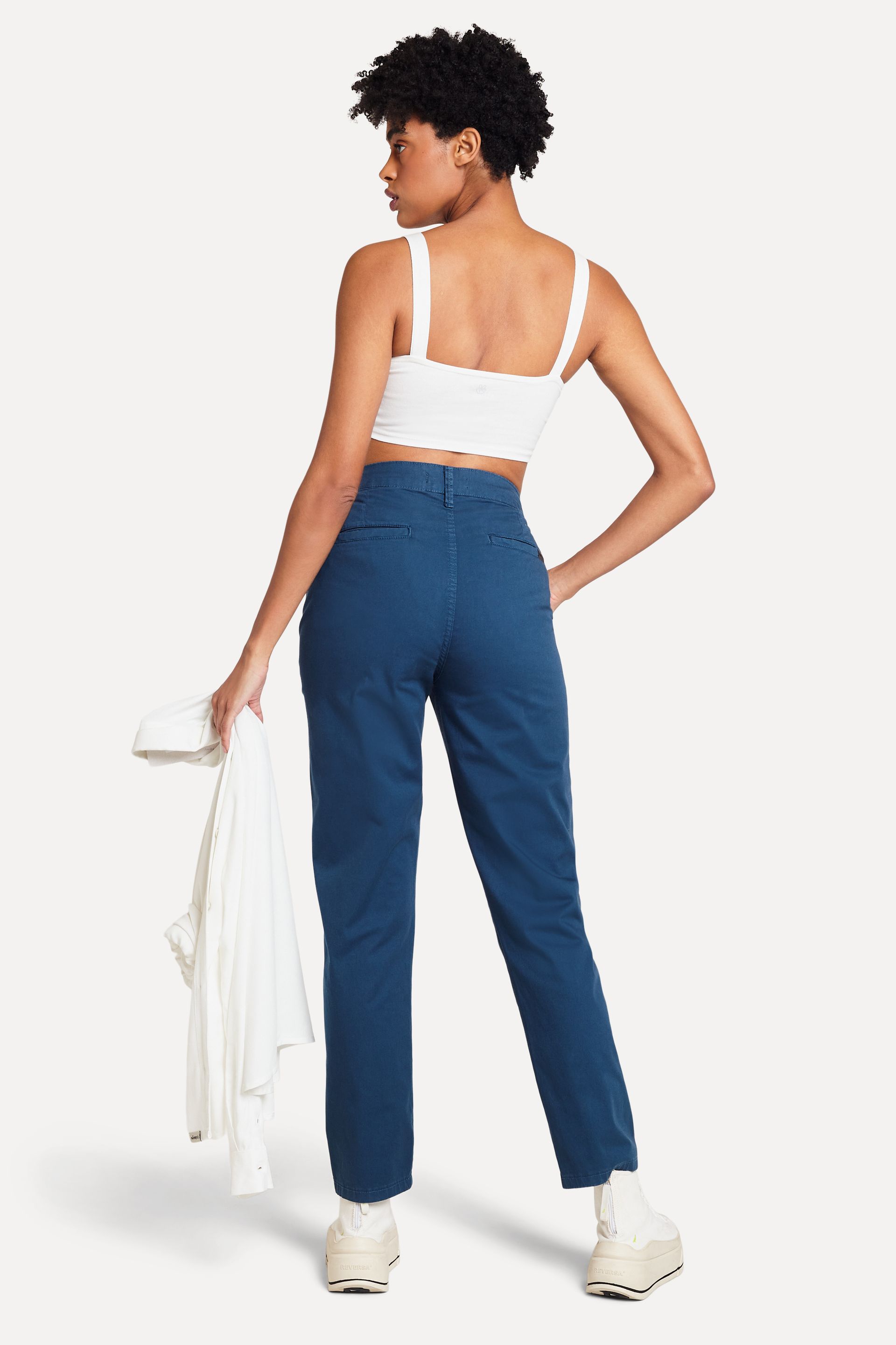 Calça Chino Reta Feminina Simples de Sarja