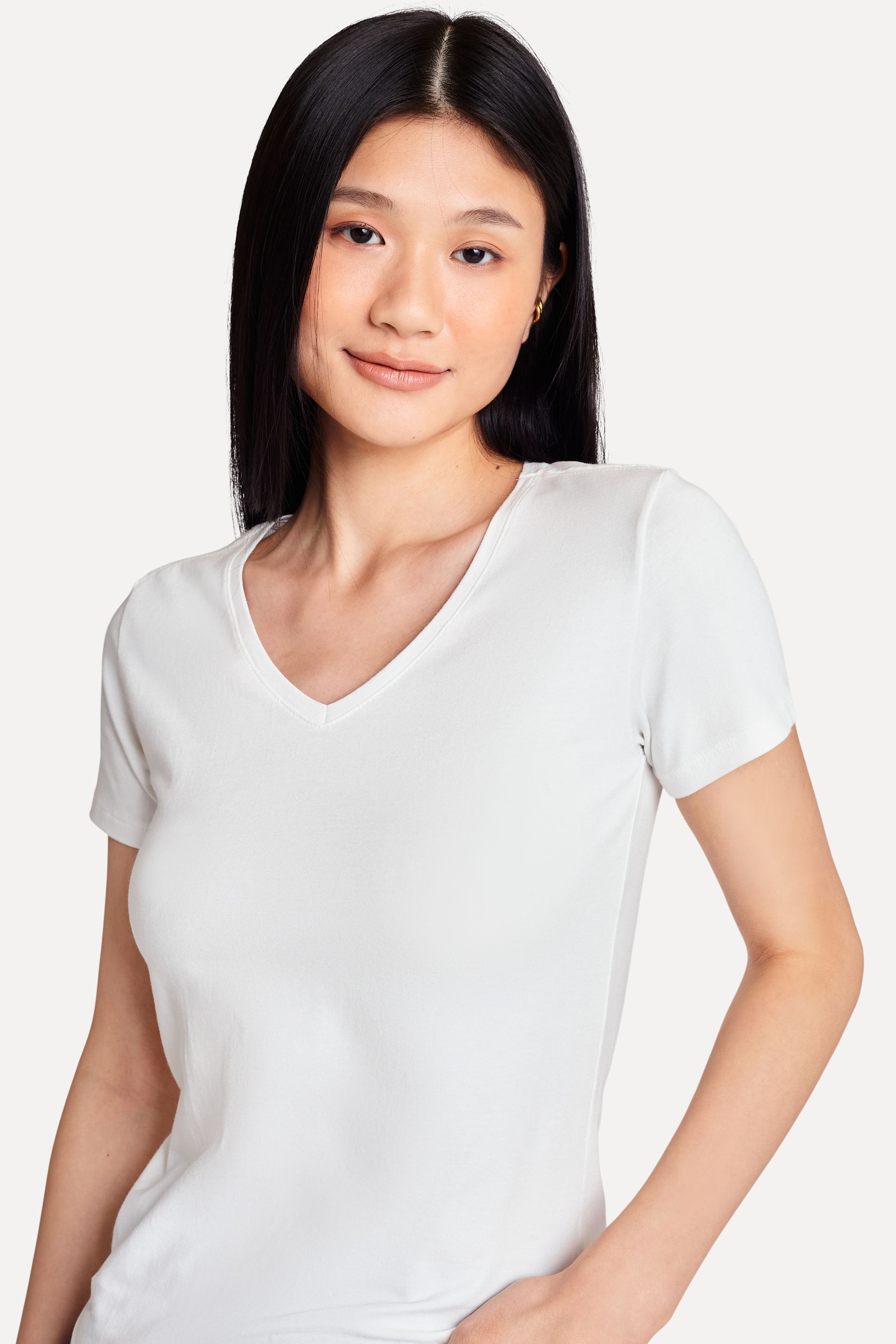 Camiseta Básica Feminina Simples + de Manga Curta com Decote V