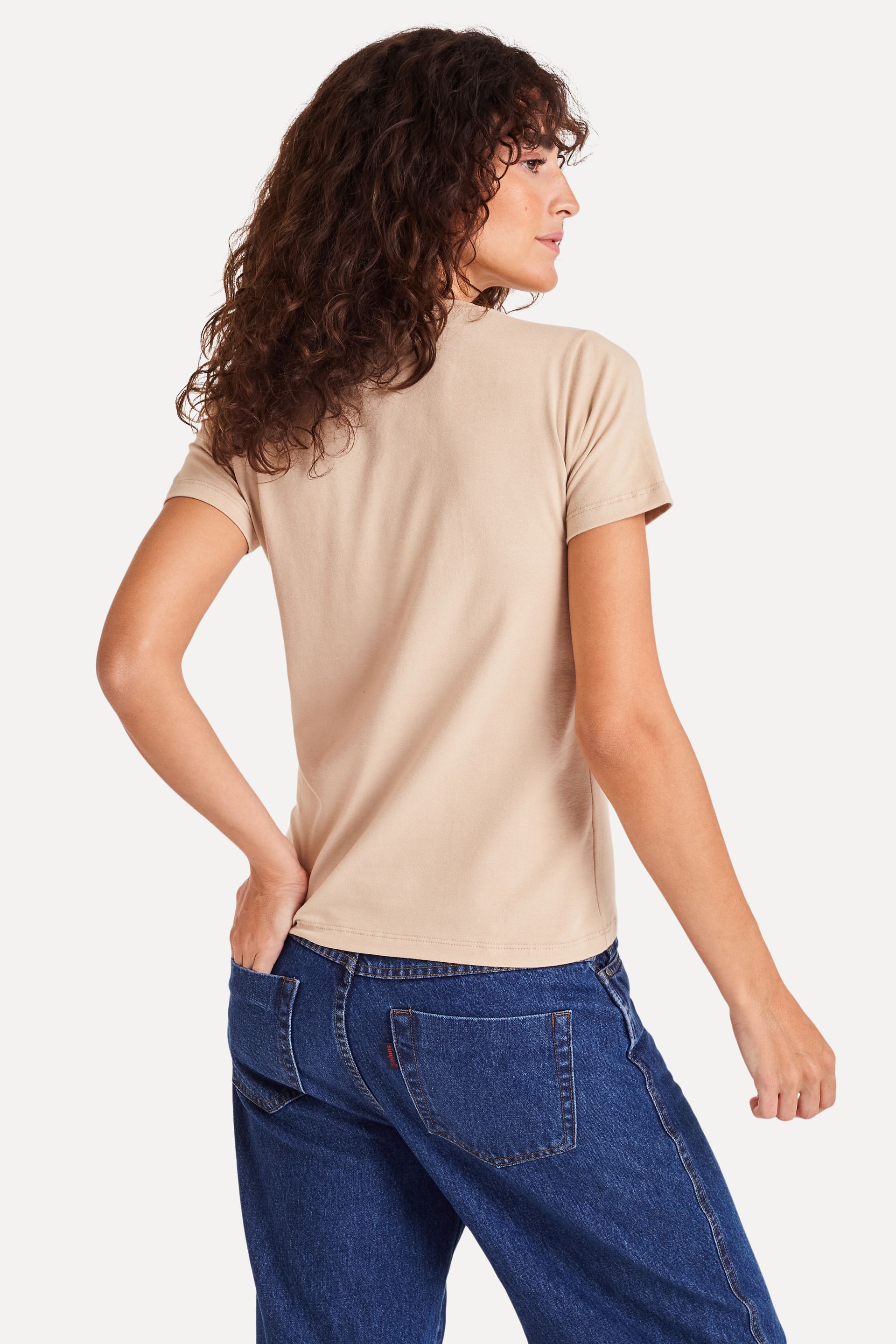 Camiseta Básica Feminina Simples + de Manga Curta