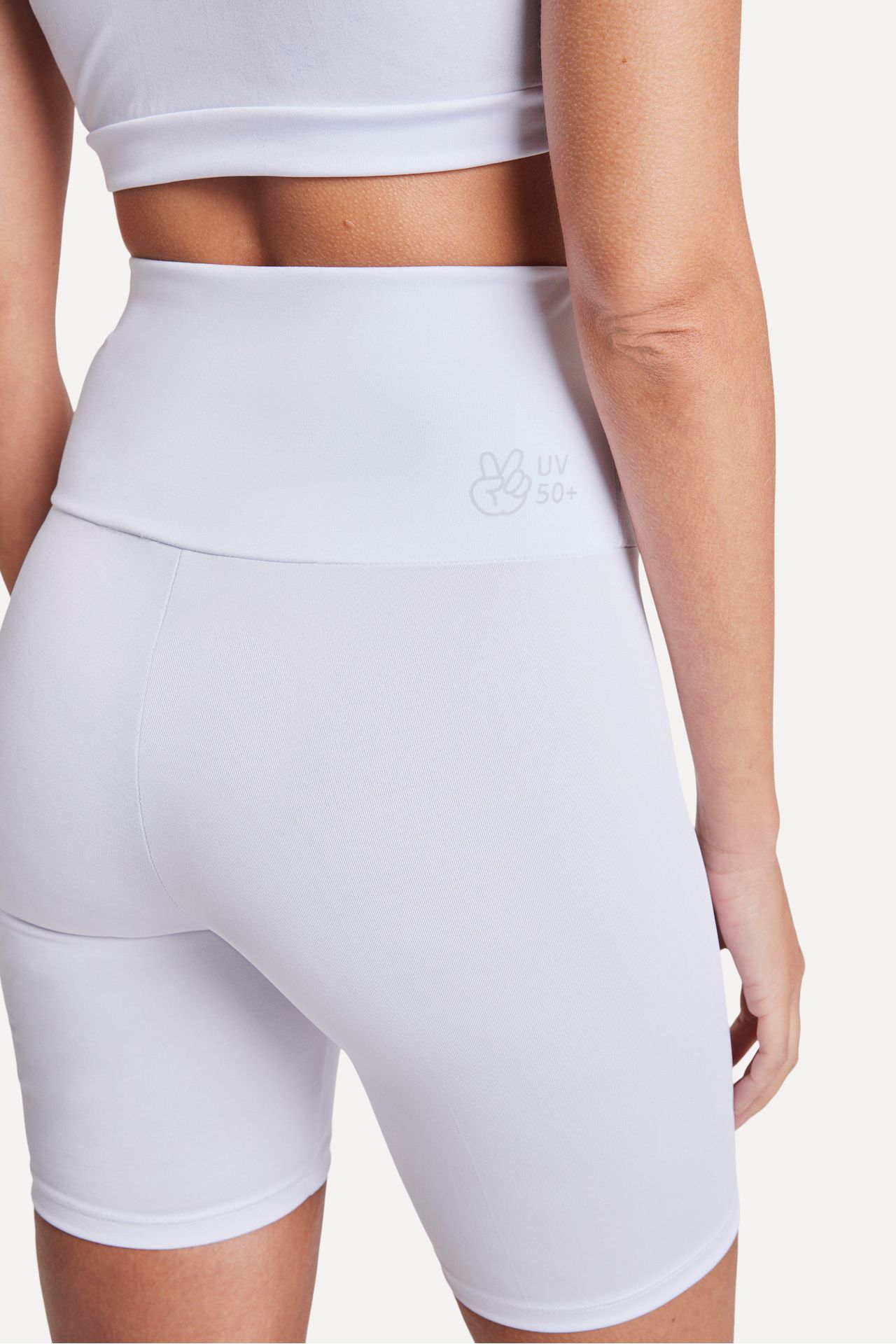 Bermuda Feminina Health