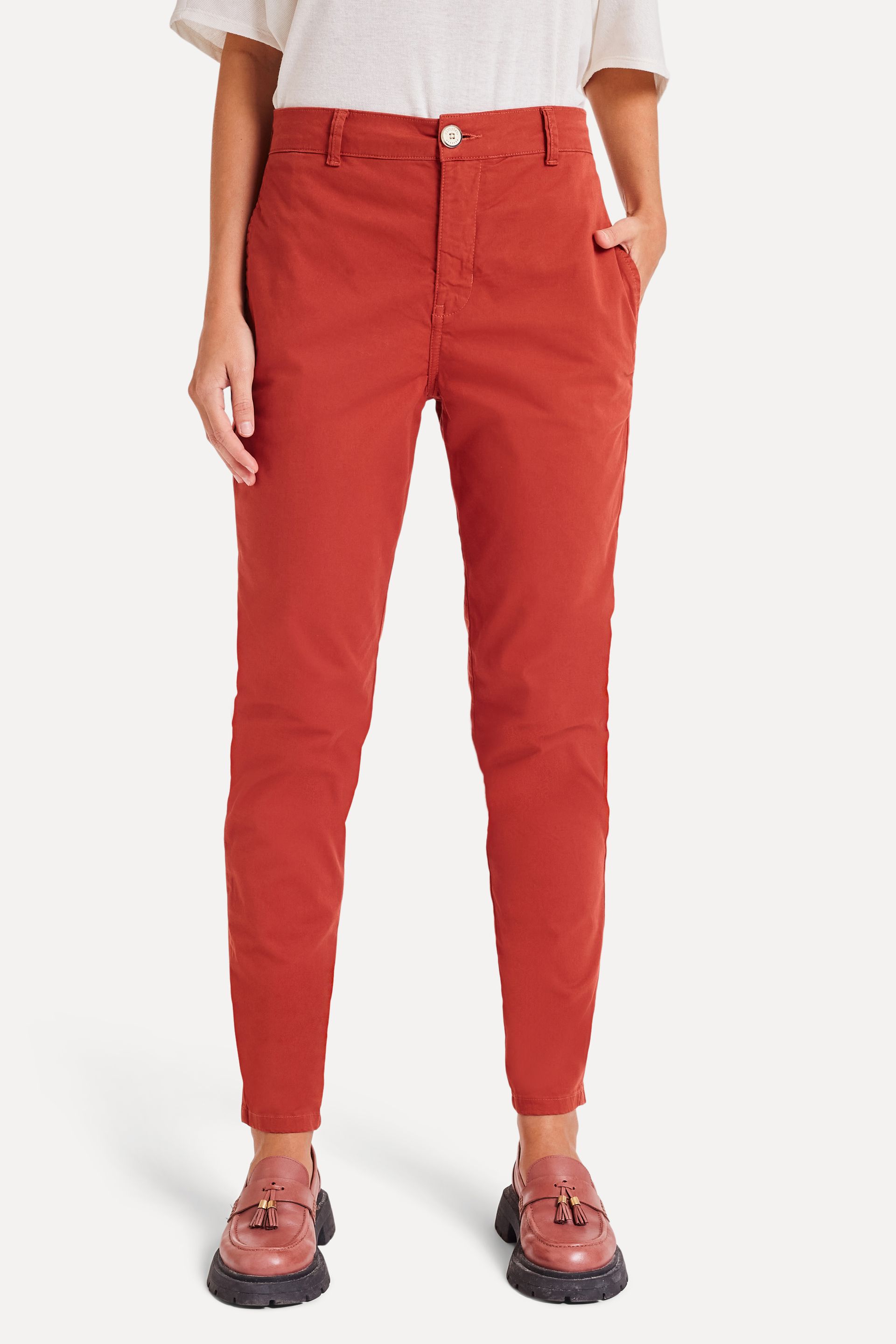 Calça Chino Reta Feminino Simples de Sarja