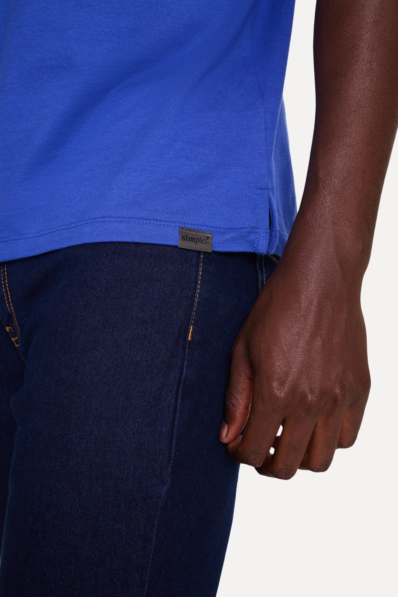 Polo Básica Masculina Piquet Fenda Lateral