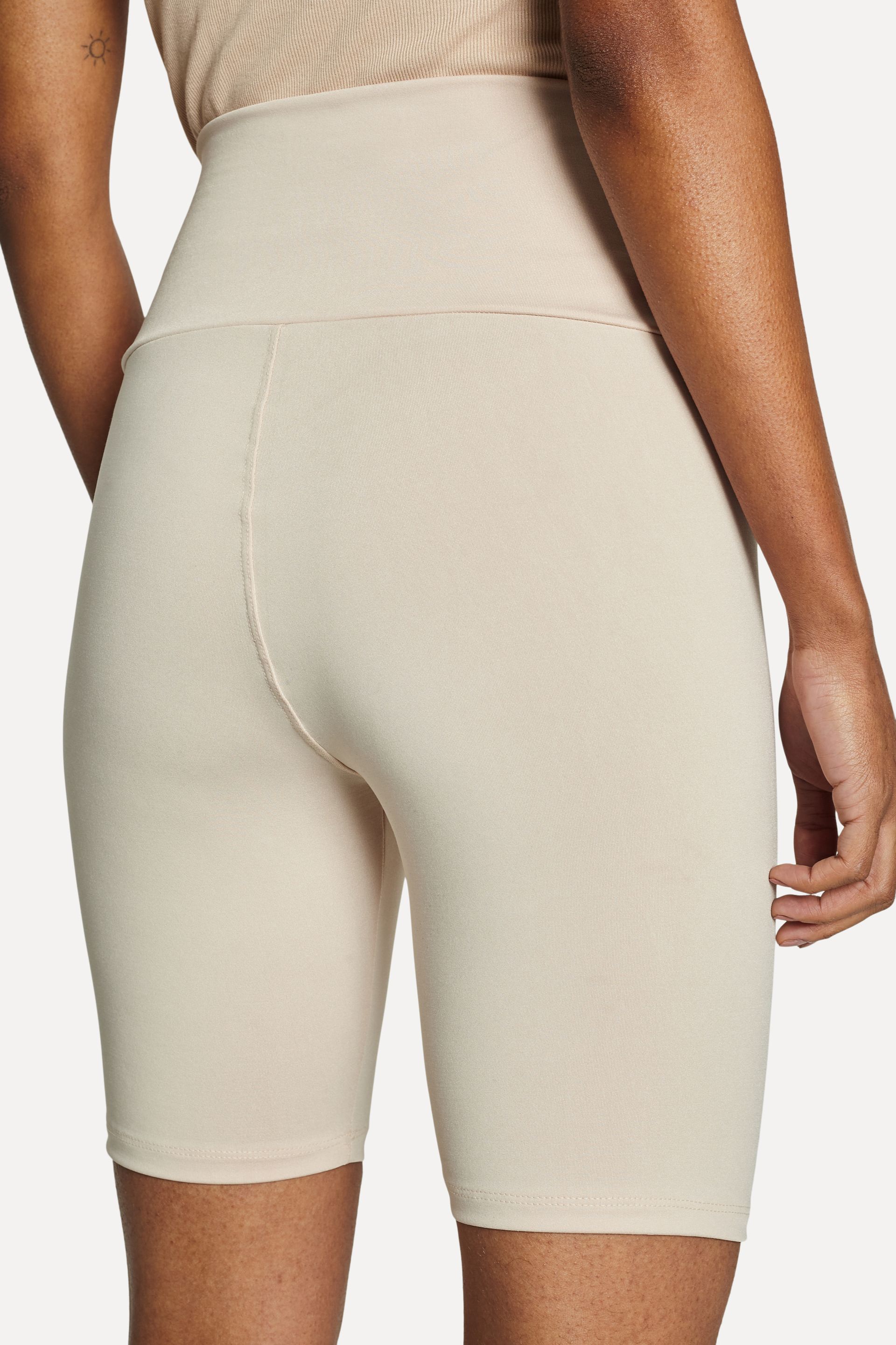 Bermuda Feminina Health