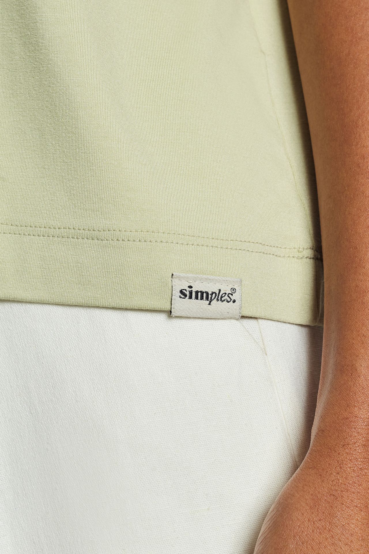 Camiseta Ampla Feminina com Elastano