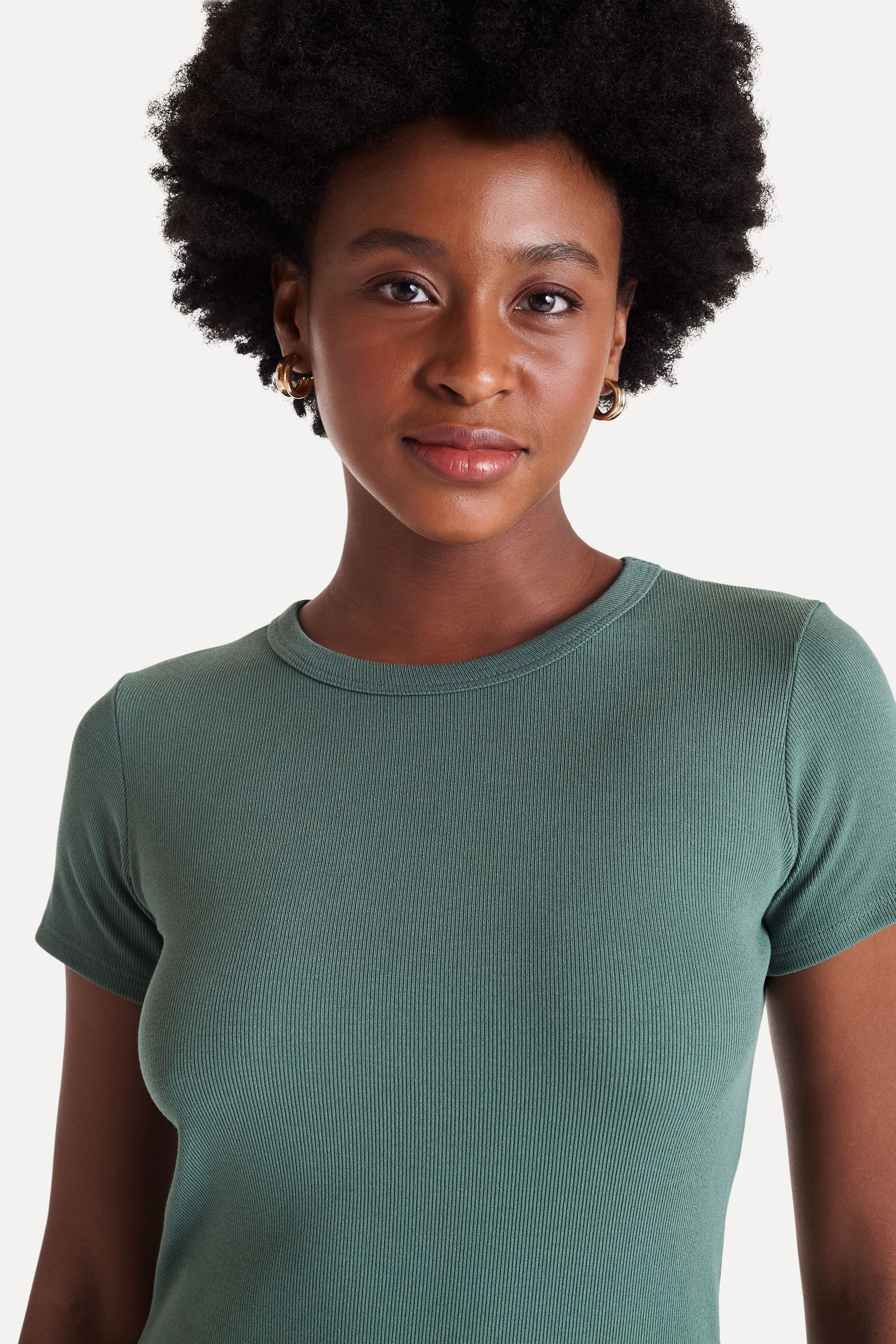 Camiseta Básica Femina em Malha Rib Manga Curta