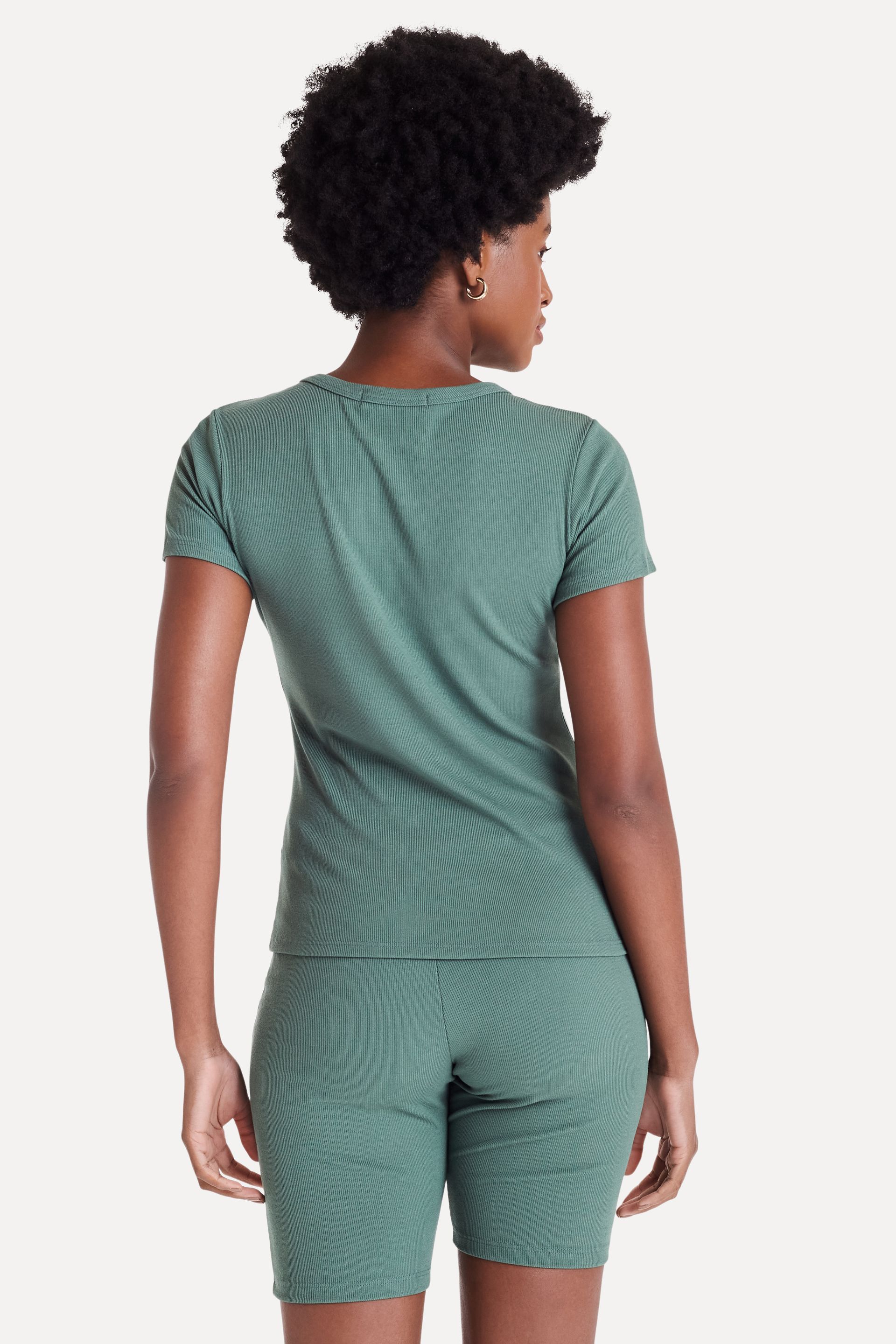 Camiseta Básica Femina em Malha Rib Manga Curta