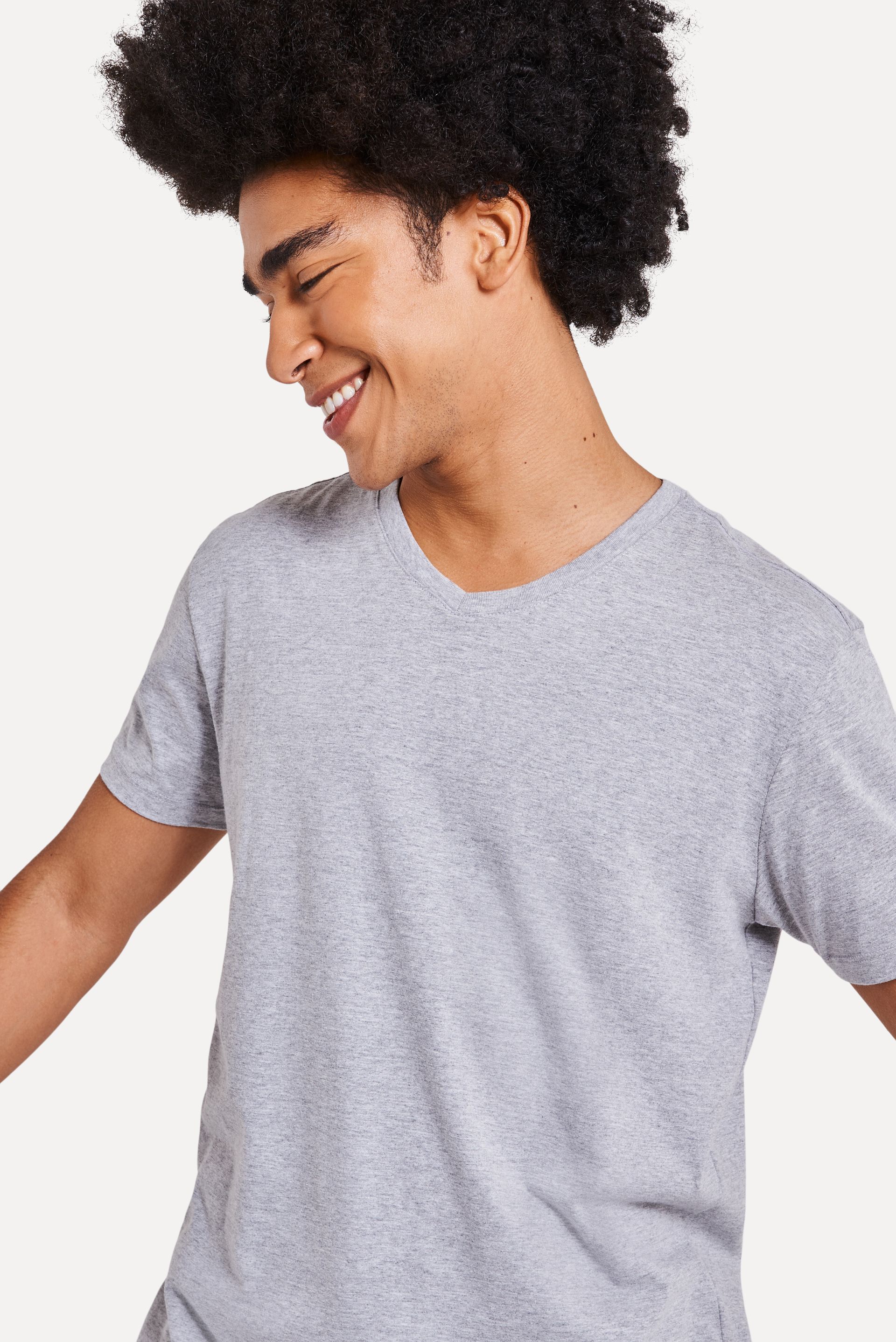 Camiseta Básica Masculina Simples Gola V Manga Curta