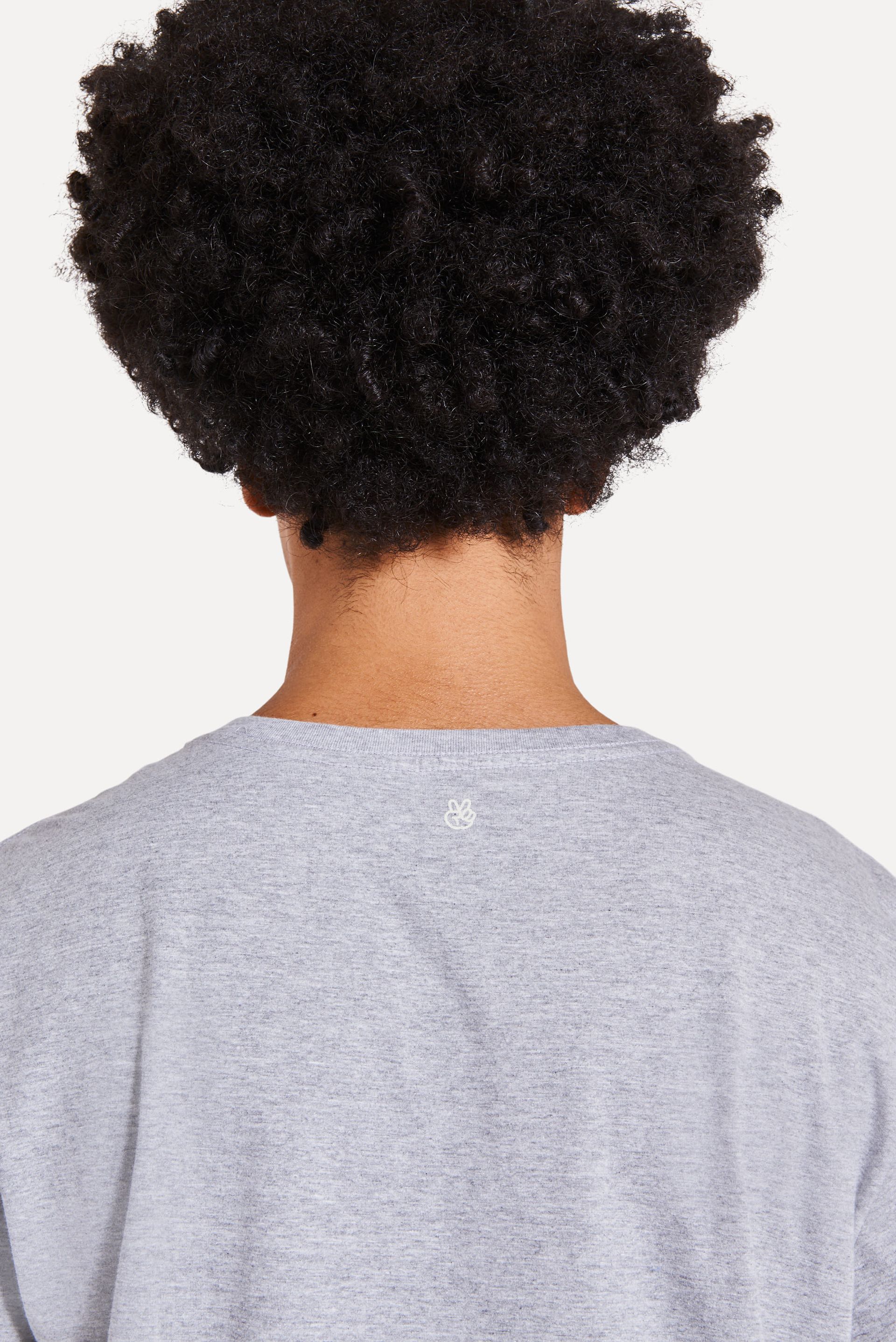 Camiseta Básica Masculina Simples Gola V Manga Curta