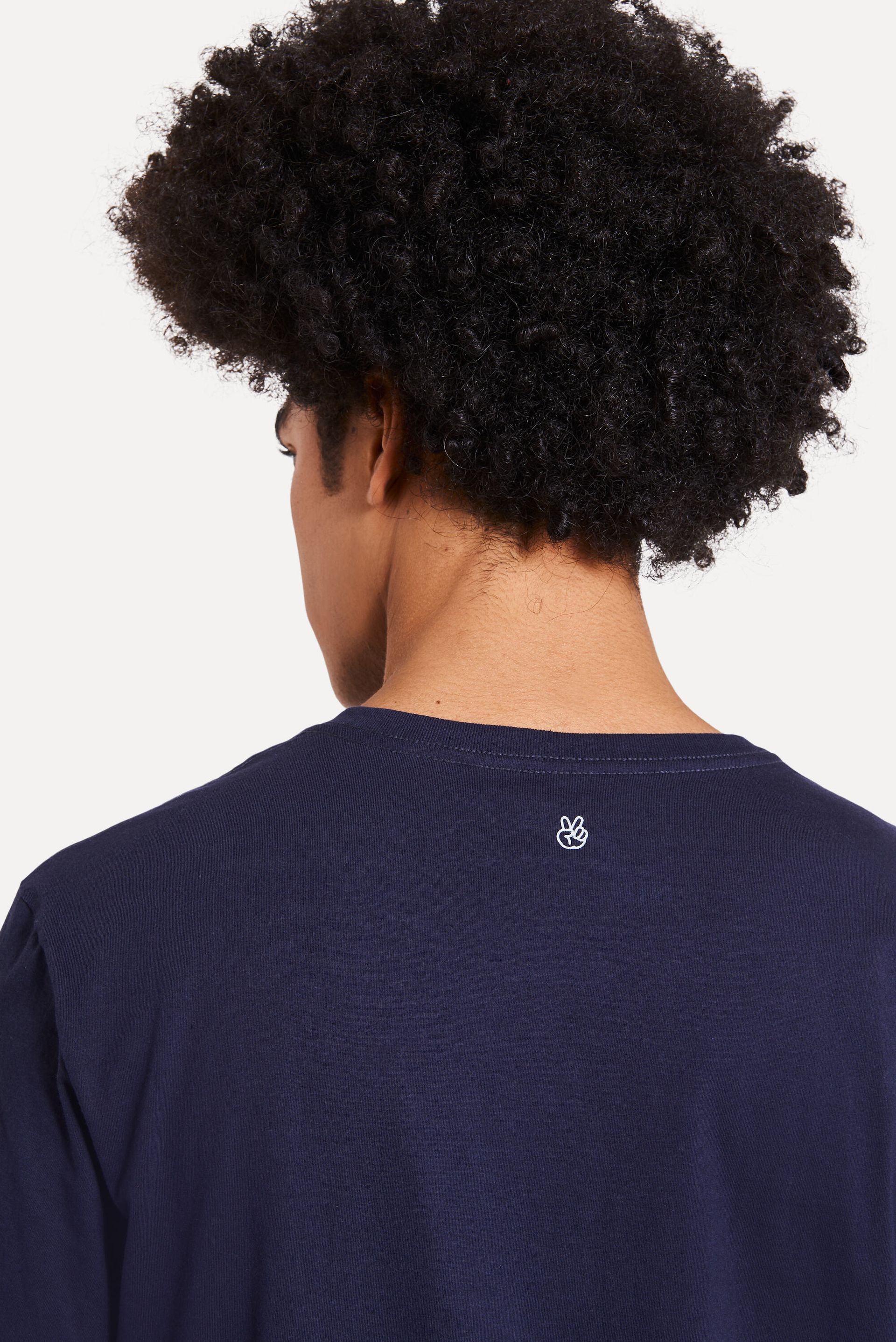 Camiseta Básica Masculina Simples Gola V Manga Curta