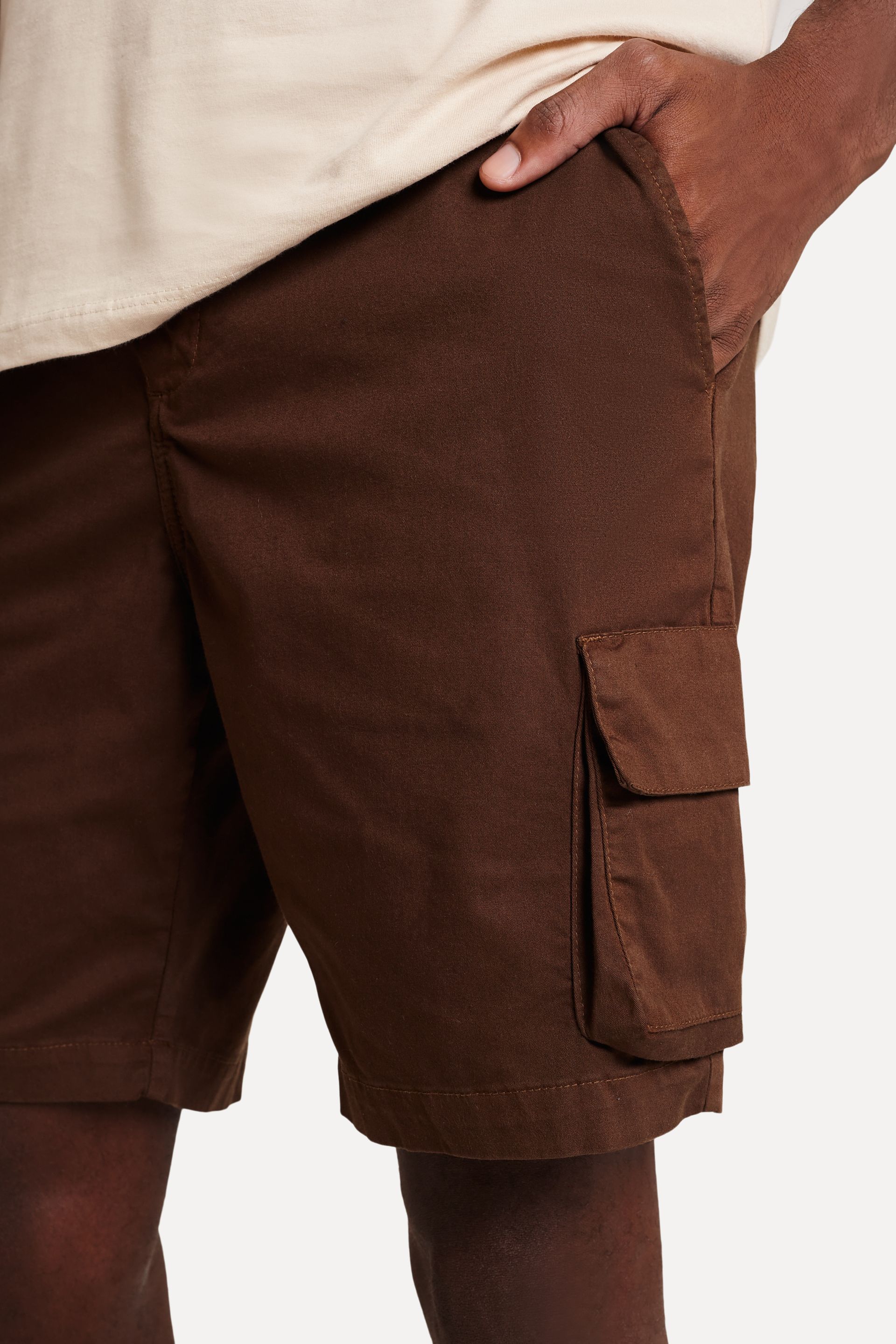 Bermuda Cargo Masculina de Sarja com Elastano