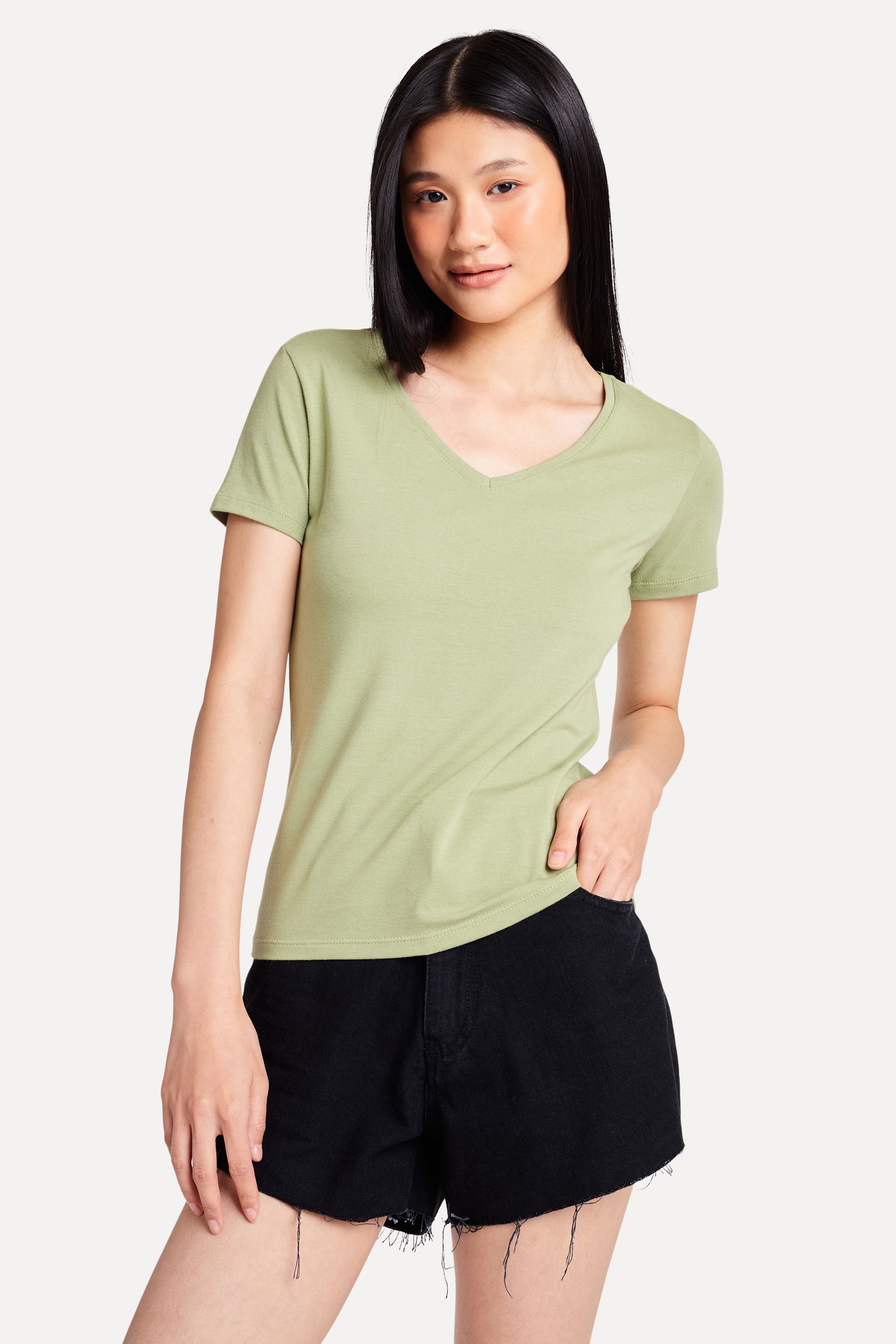 Camiseta Básica Feminina Simples + de Manga Curta com Decote V